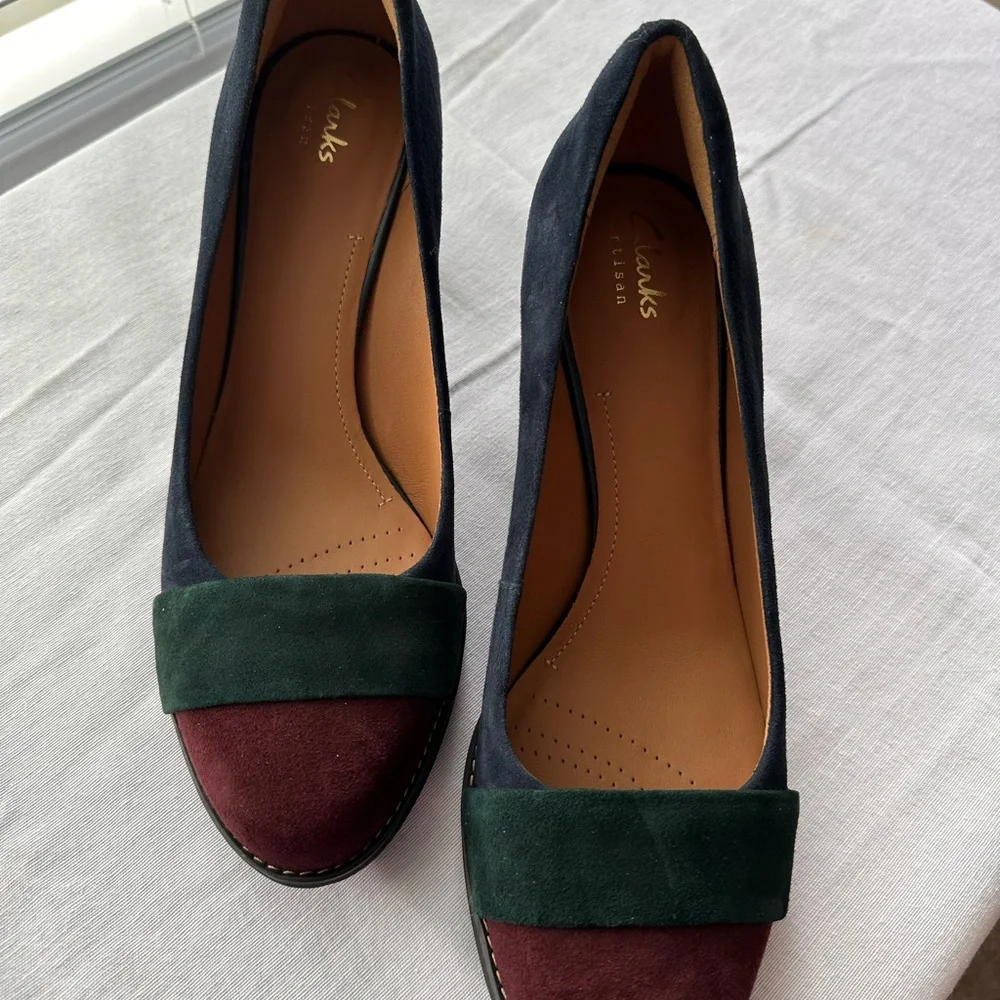 👠Clarks size 9.5 suede pump NWT👠 - Picture 4 of 11